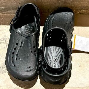Crocs M5 W7 black clogs shoes slippers slides slip-in NEW Echo unisex mens women